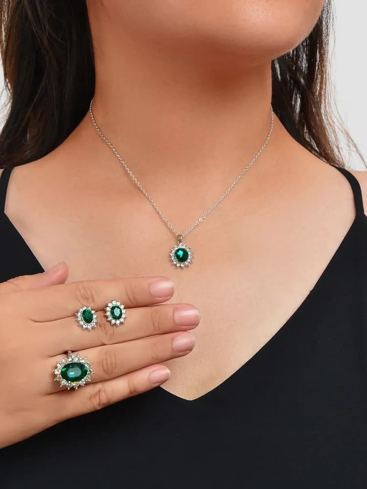 Комплект украшений колье и серьги с камнями - 1