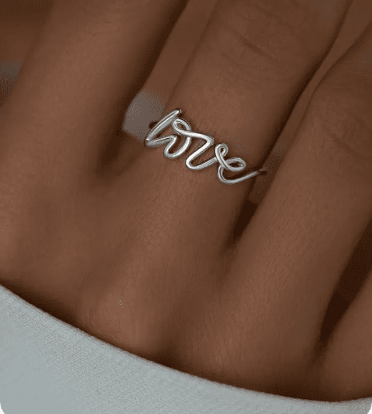 Серебряное кольцо с надписью Love - 1