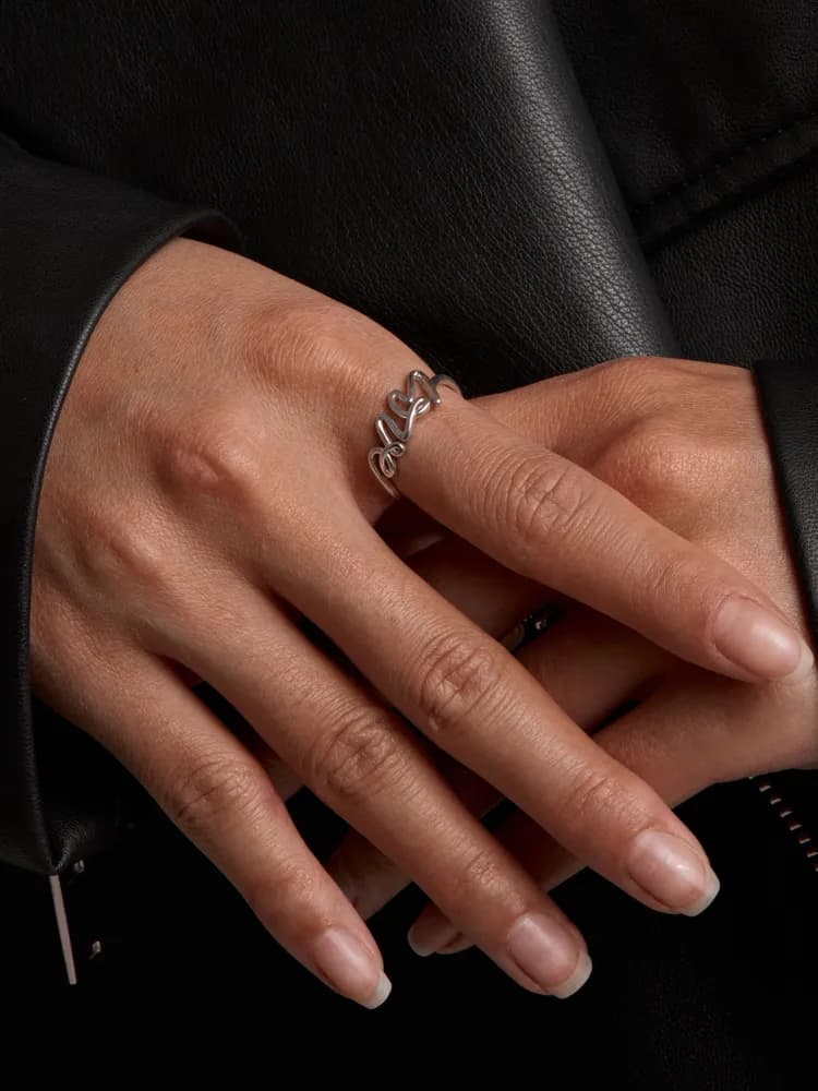 Серебряное кольцо с надписью Love - 4